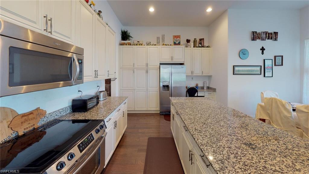 MAPLE RIDGE - Residential