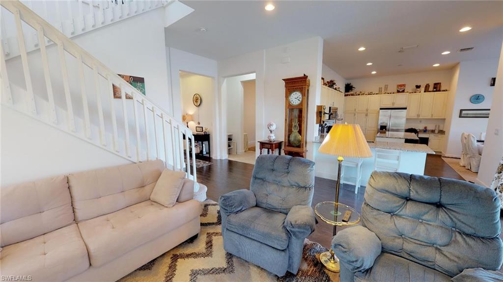 MAPLE RIDGE - Residential