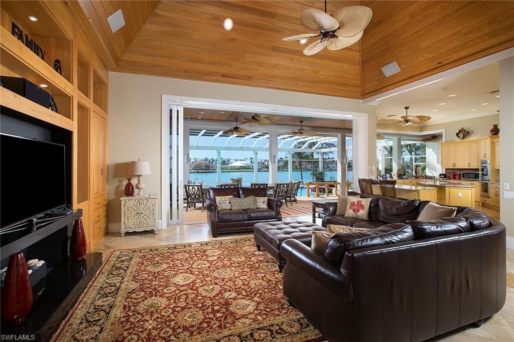 ESTATES - Residential