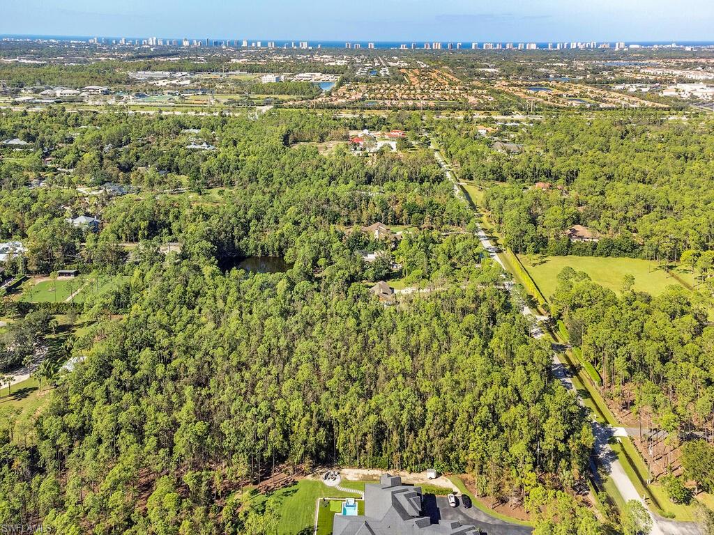 LIVINGSTON WOODS - Land