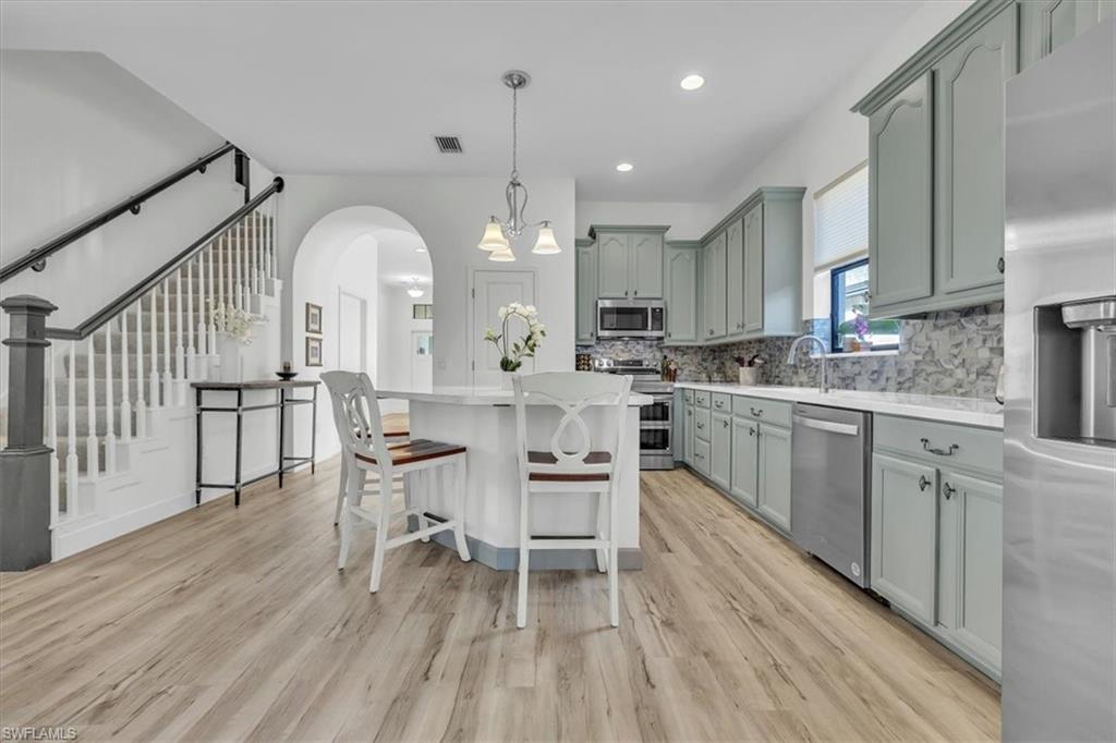 COUNTRY CLUB - Residential