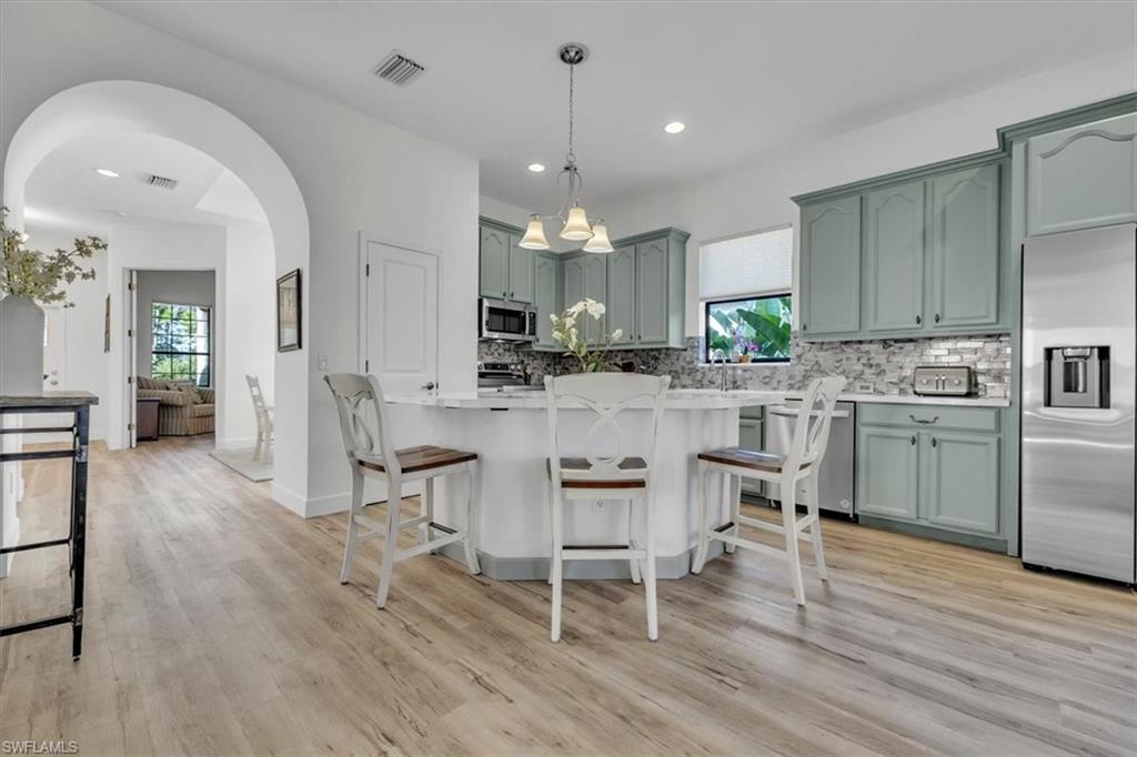 COUNTRY CLUB - Residential