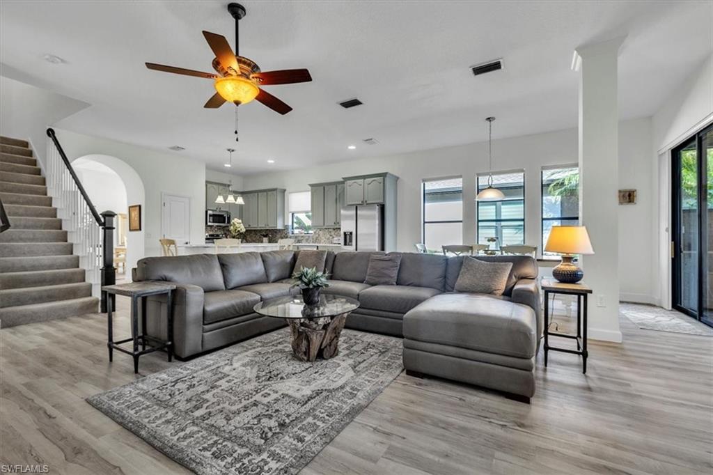 COUNTRY CLUB - Residential