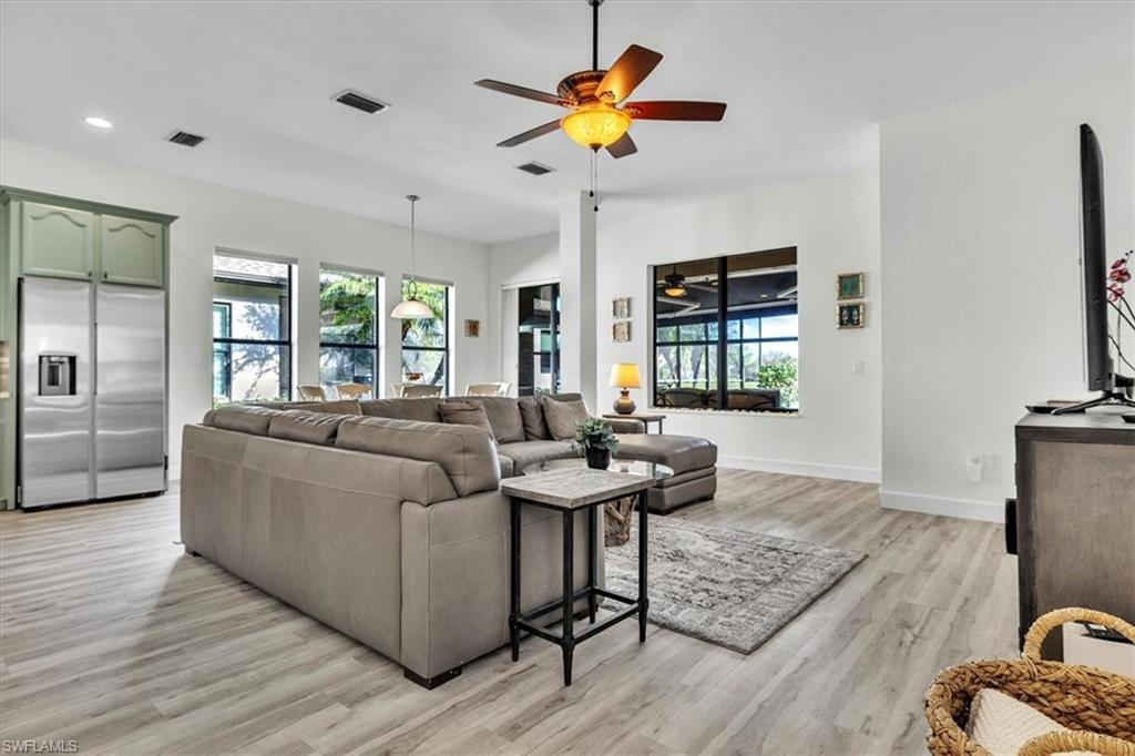 COUNTRY CLUB - Residential