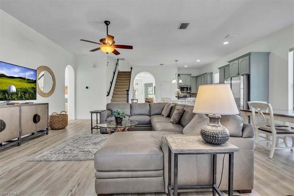 COUNTRY CLUB - Residential