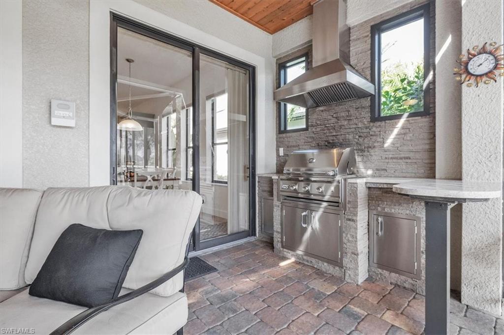 COUNTRY CLUB - Residential