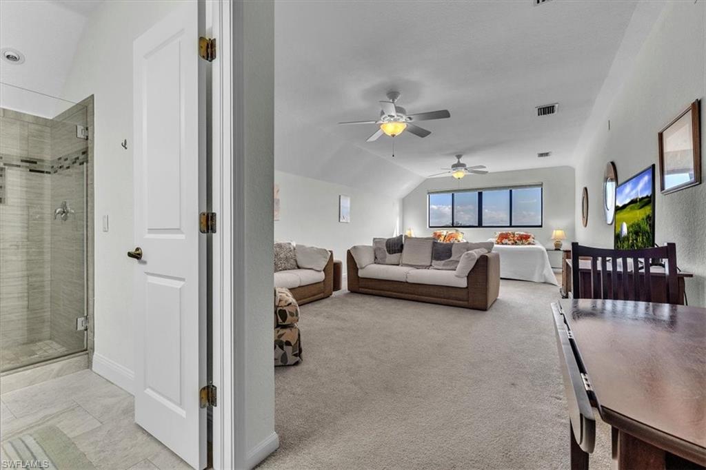 COUNTRY CLUB - Residential