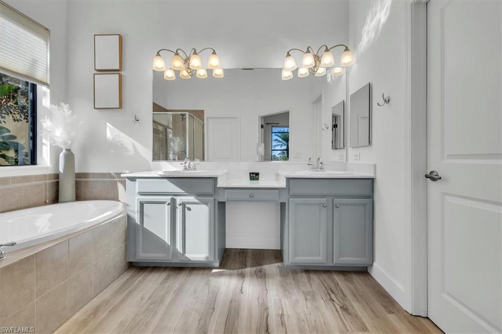 COUNTRY CLUB - Residential