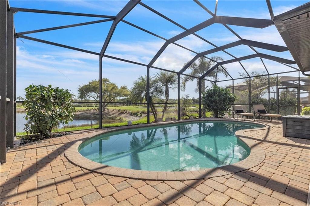 COUNTRY CLUB - Residential