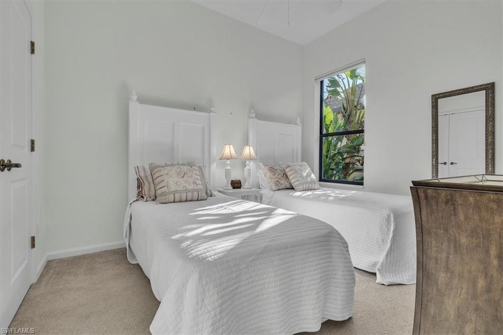 COUNTRY CLUB - Residential