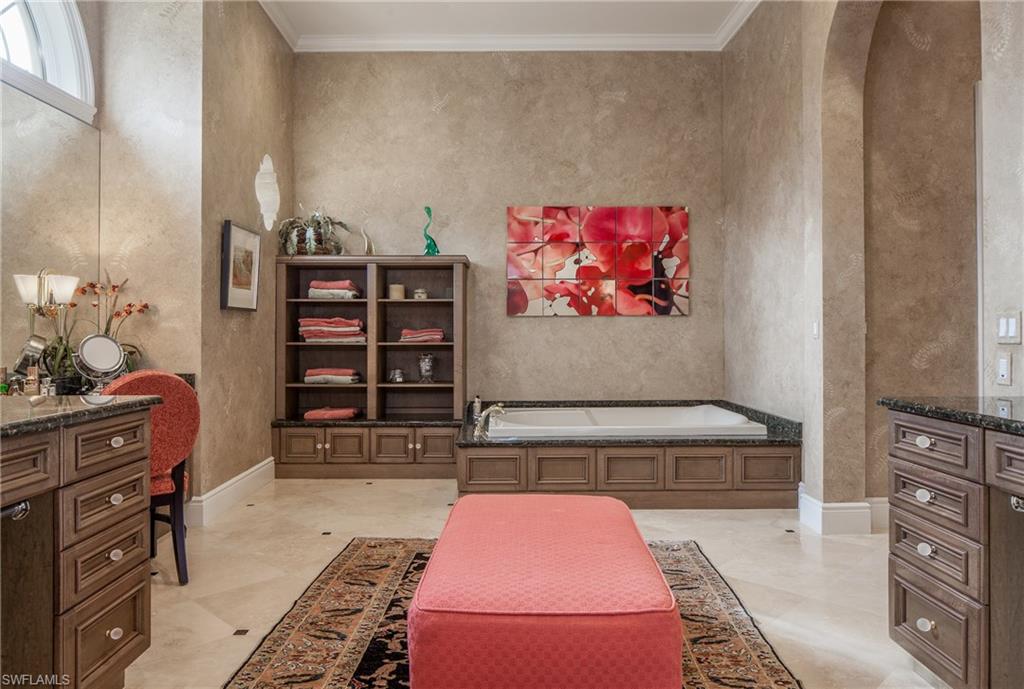 BAY WOODS - Residential