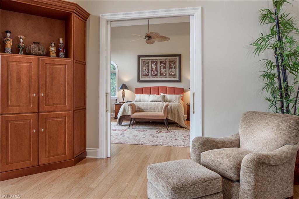 BAY WOODS - Residential