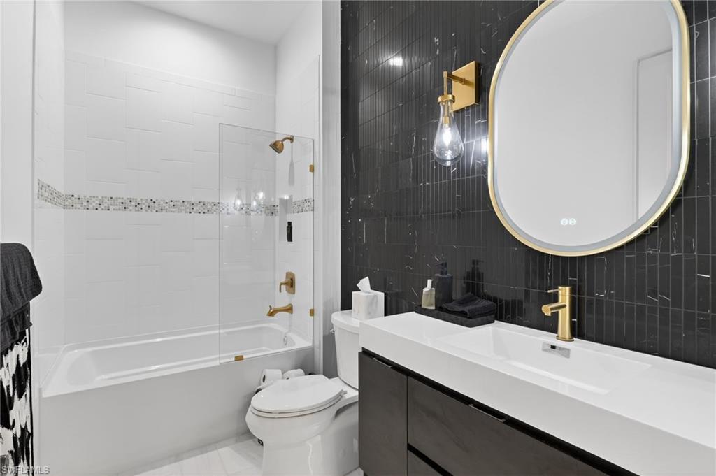 ESPLANADE - Residential