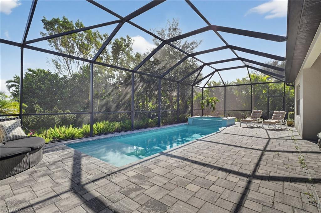 ESPLANADE - Residential