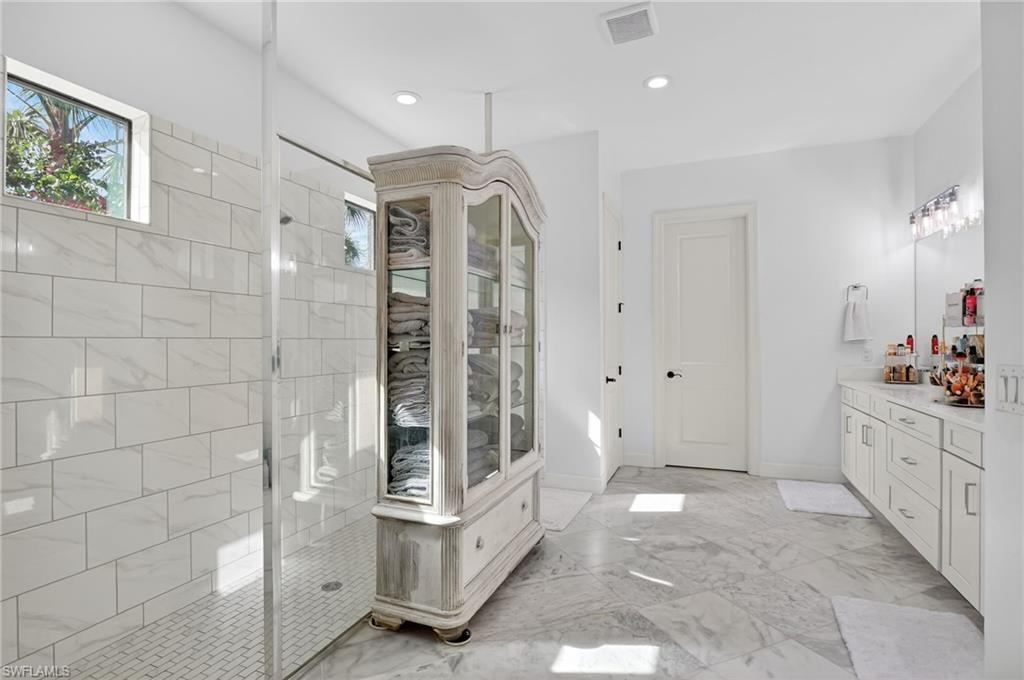 ESPLANADE - Residential