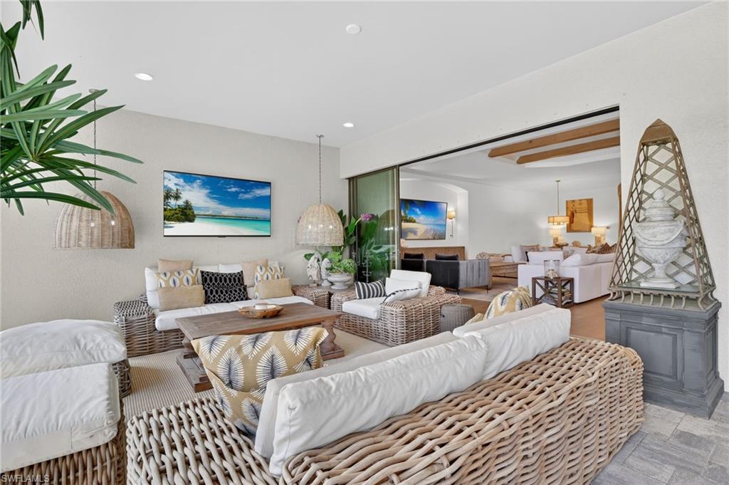 ESPLANADE - Residential