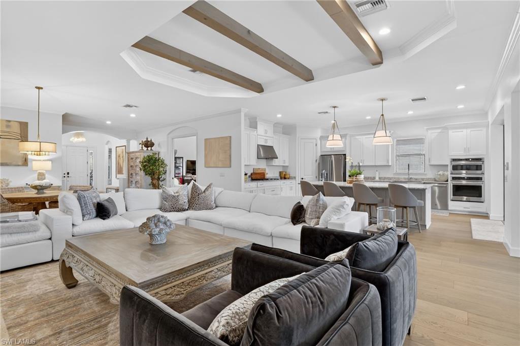 ESPLANADE - Residential