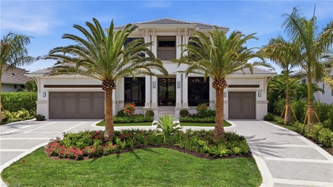 Photo of 636 Fountainhead LN, NAPLES, FL 34103 (MLS # 226025108)