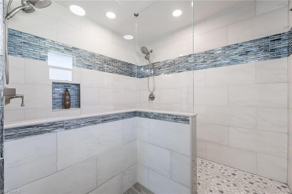 YACHT CLUB - Residential