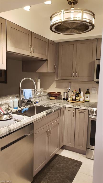 INDIAN CREEK GOLF VILLAS - Residential