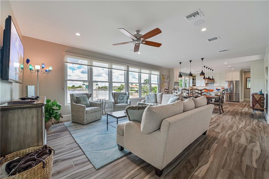 LITTLE HICKORY SHORES - Residential