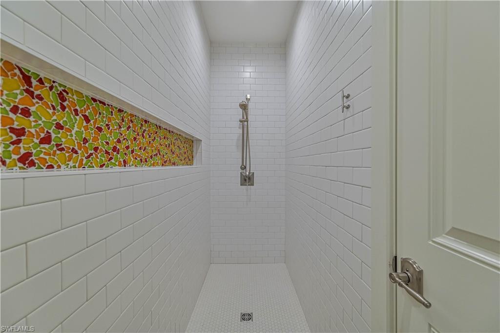 LITTLE HICKORY SHORES - Residential