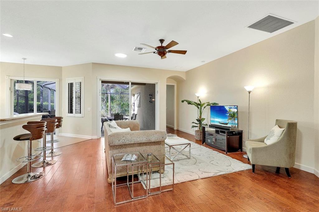 CARLTON LAKES - Residential