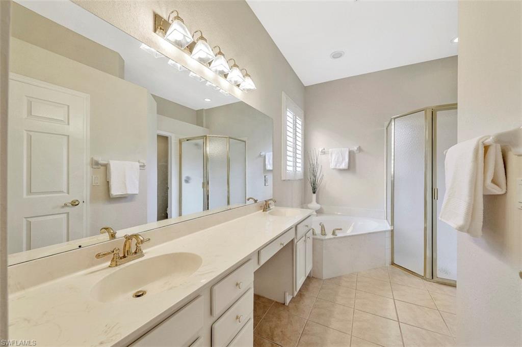 CARLTON LAKES - Residential