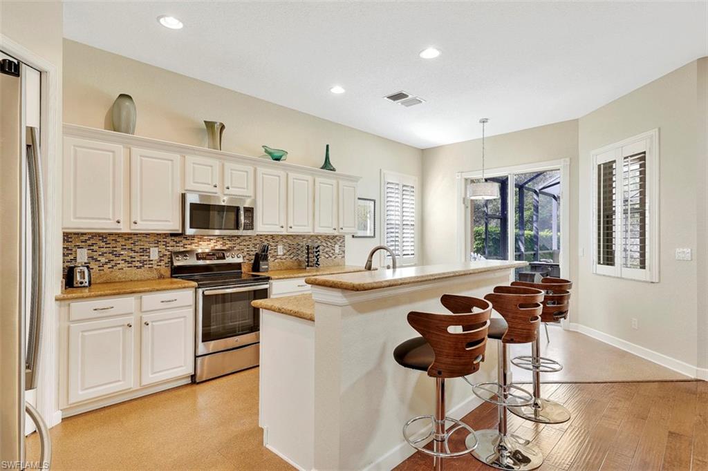 CARLTON LAKES - Residential