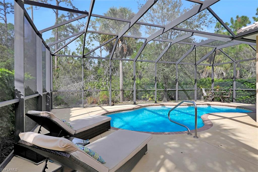 CARLTON LAKES - Residential