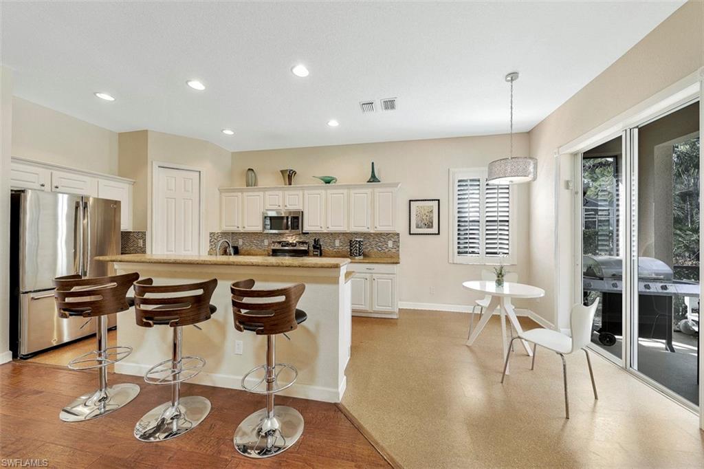 CARLTON LAKES - Residential