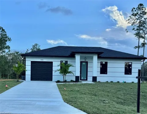 105 W 7th St, Lehigh Acres, FL 33972 - #: 224102739