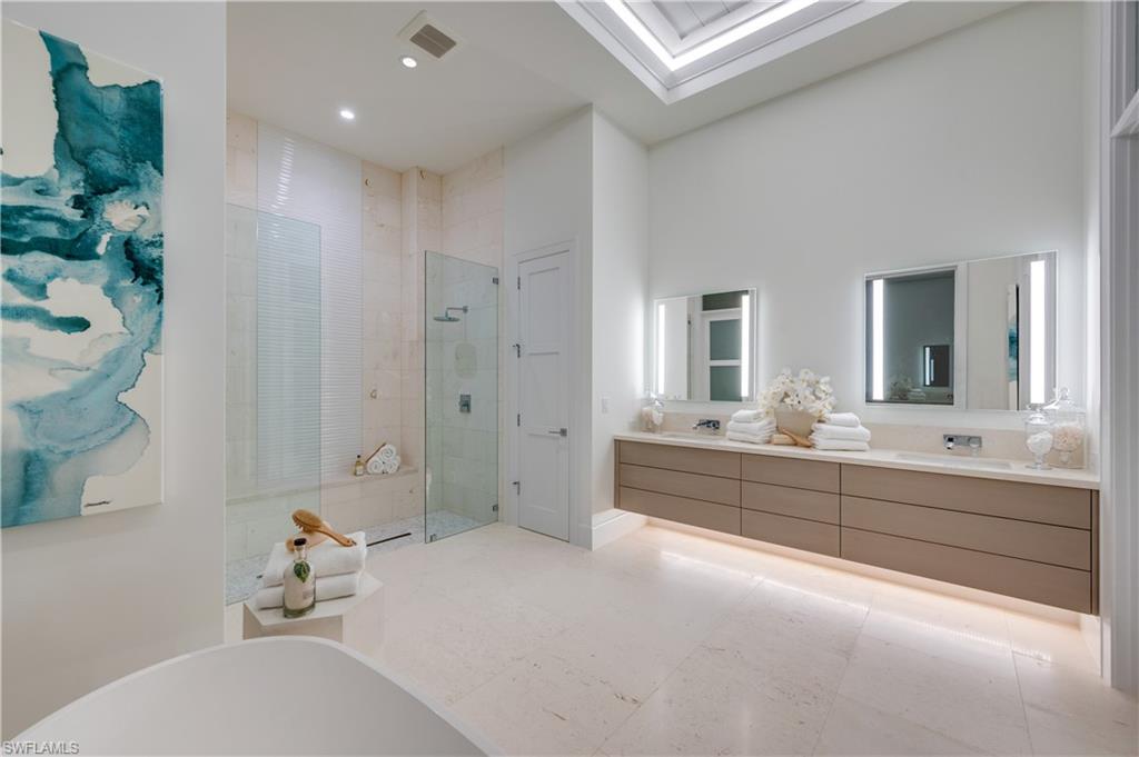 PELICAN BAY WOODS - Residential