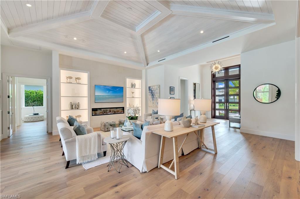 PELICAN BAY WOODS - Residential