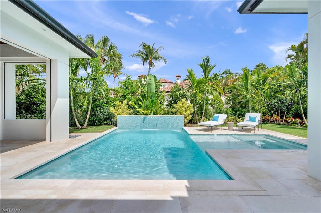 PELICAN BAY WOODS - Residential