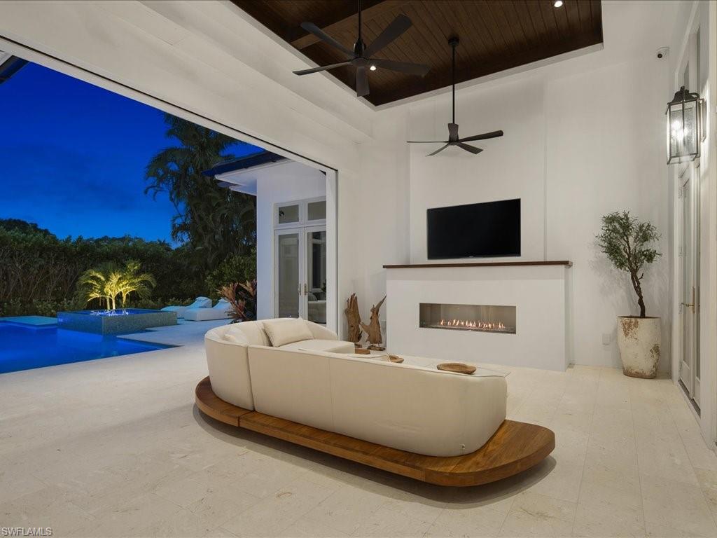 MOORINGS - Residential