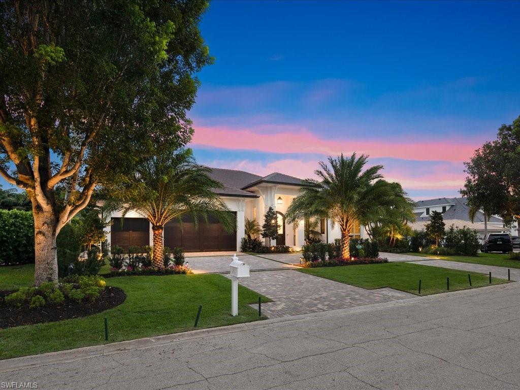 MOORINGS - Residential