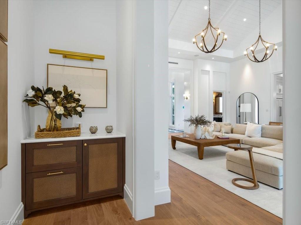 MOORINGS - Residential