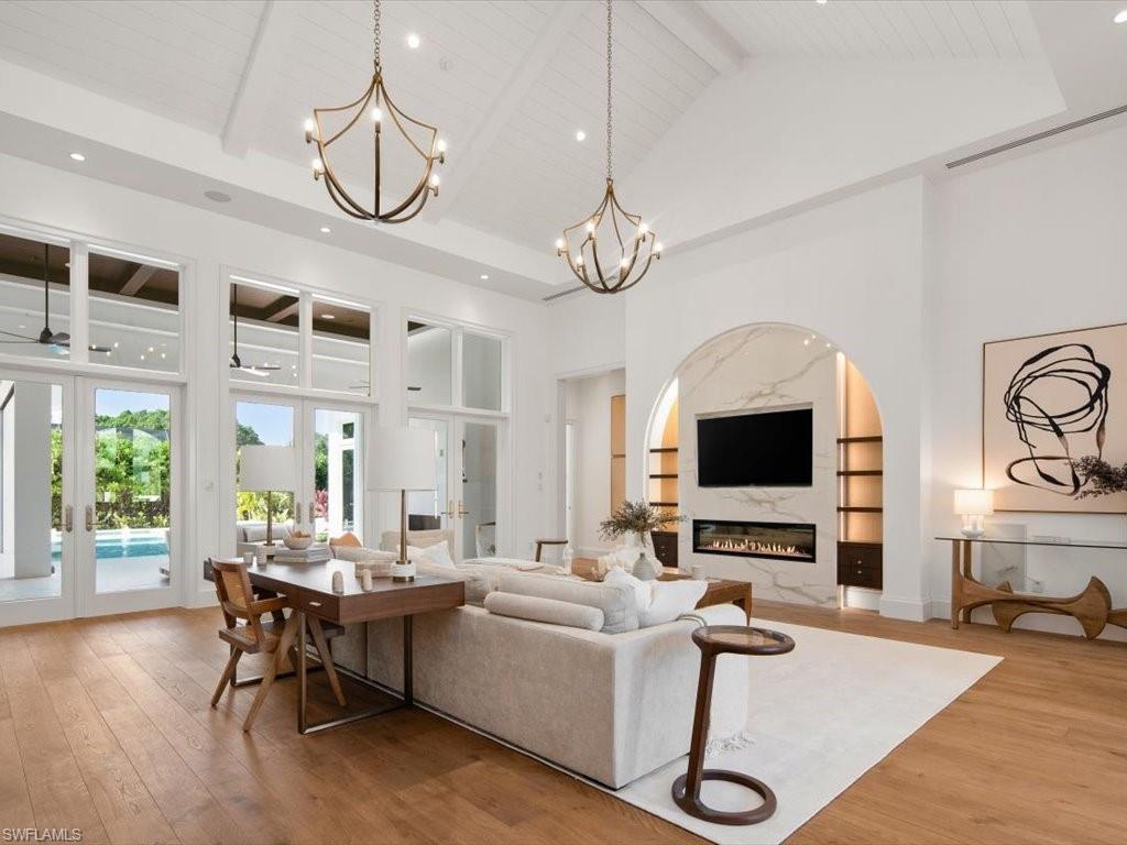 MOORINGS - Residential