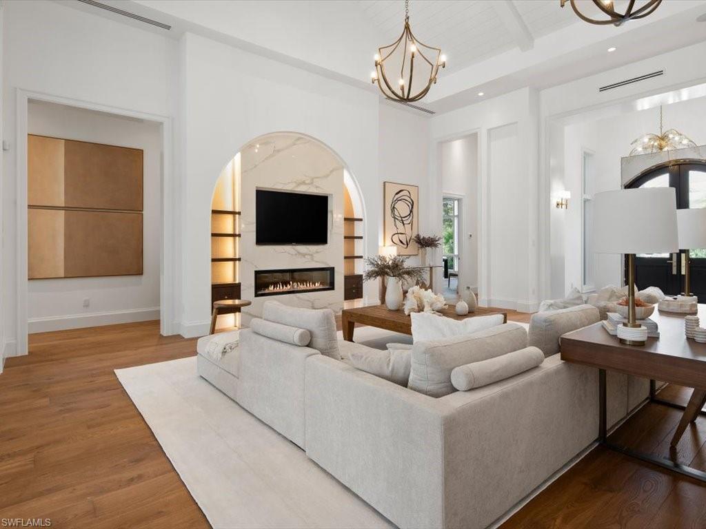 MOORINGS - Residential