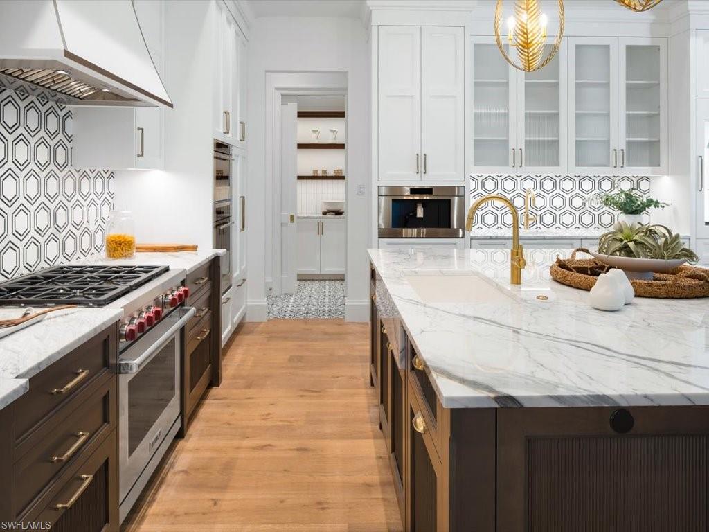 MOORINGS - Residential