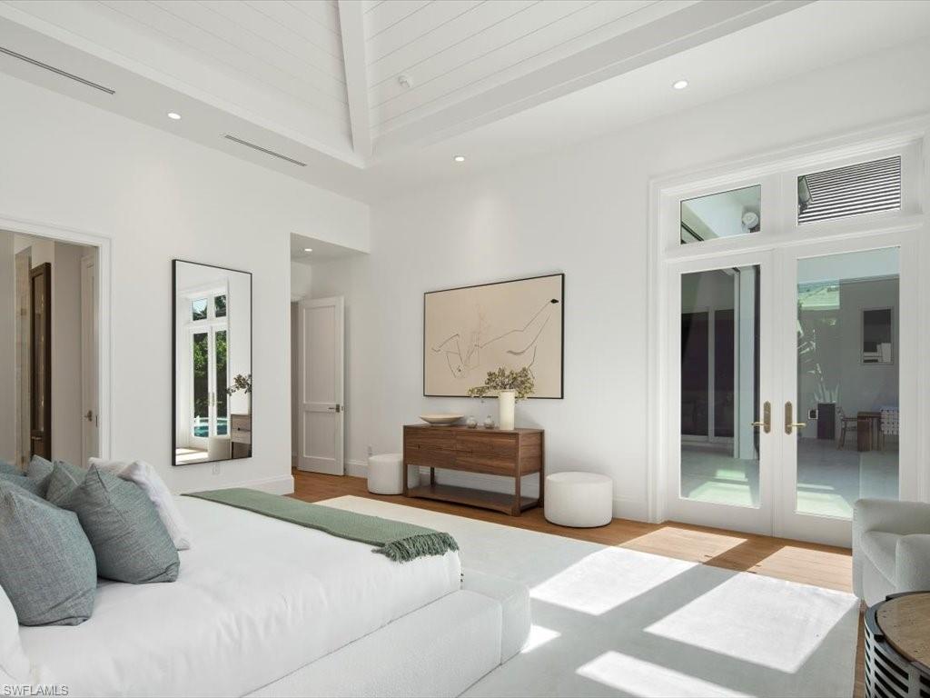 MOORINGS - Residential