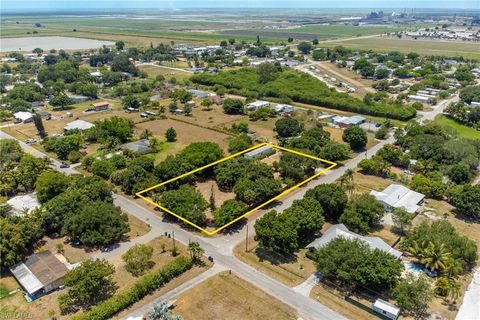 A home in CLEWISTON