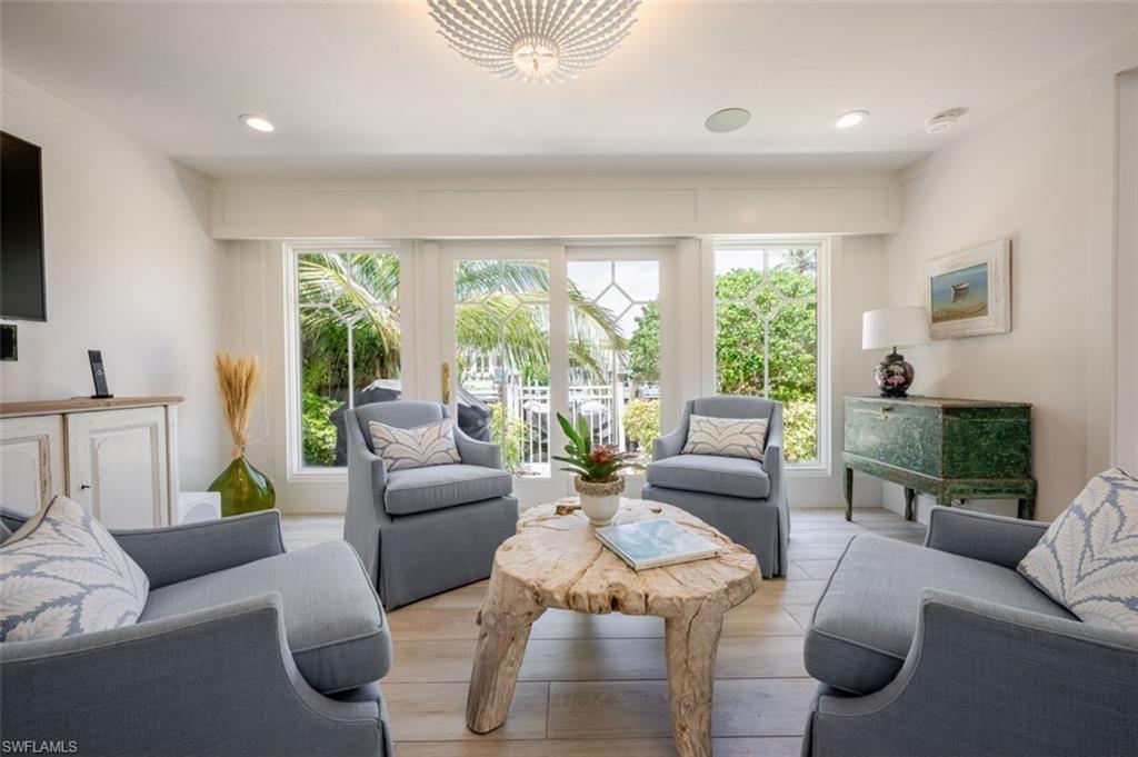 AQUALANE SHORES - Residential