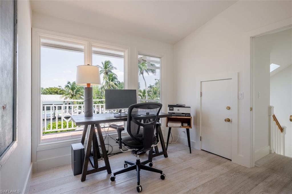 AQUALANE SHORES - Residential