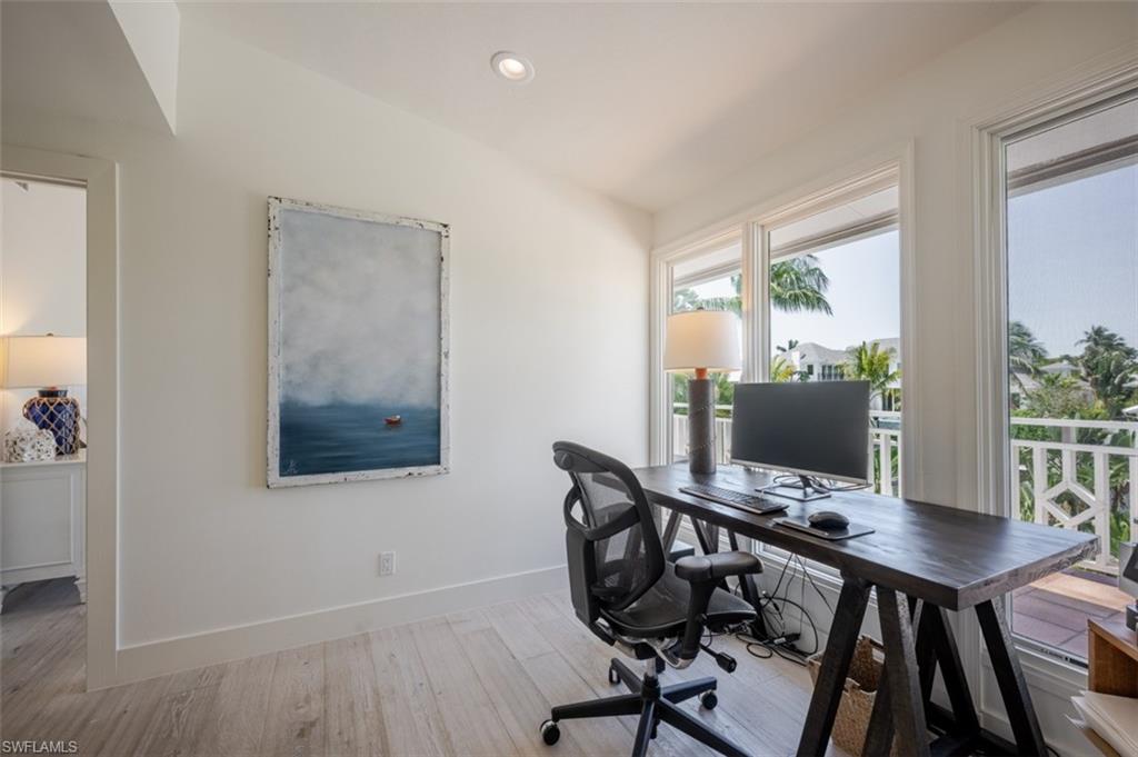 AQUALANE SHORES - Residential