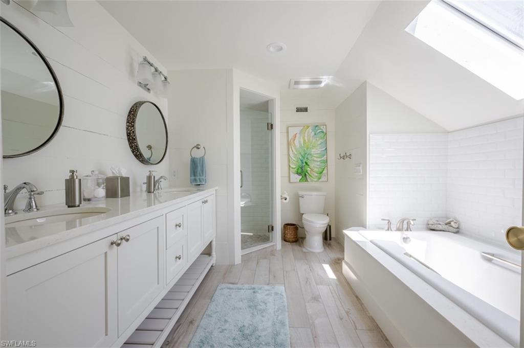 AQUALANE SHORES - Residential