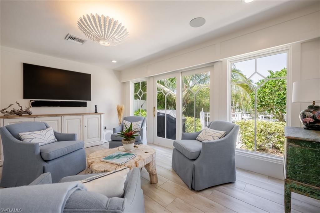 AQUALANE SHORES - Residential