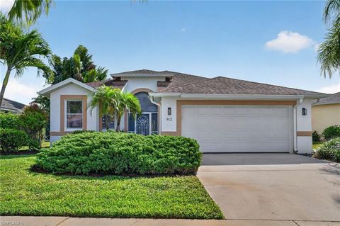 912 Briarwood BLVD NAPLES FL 34104