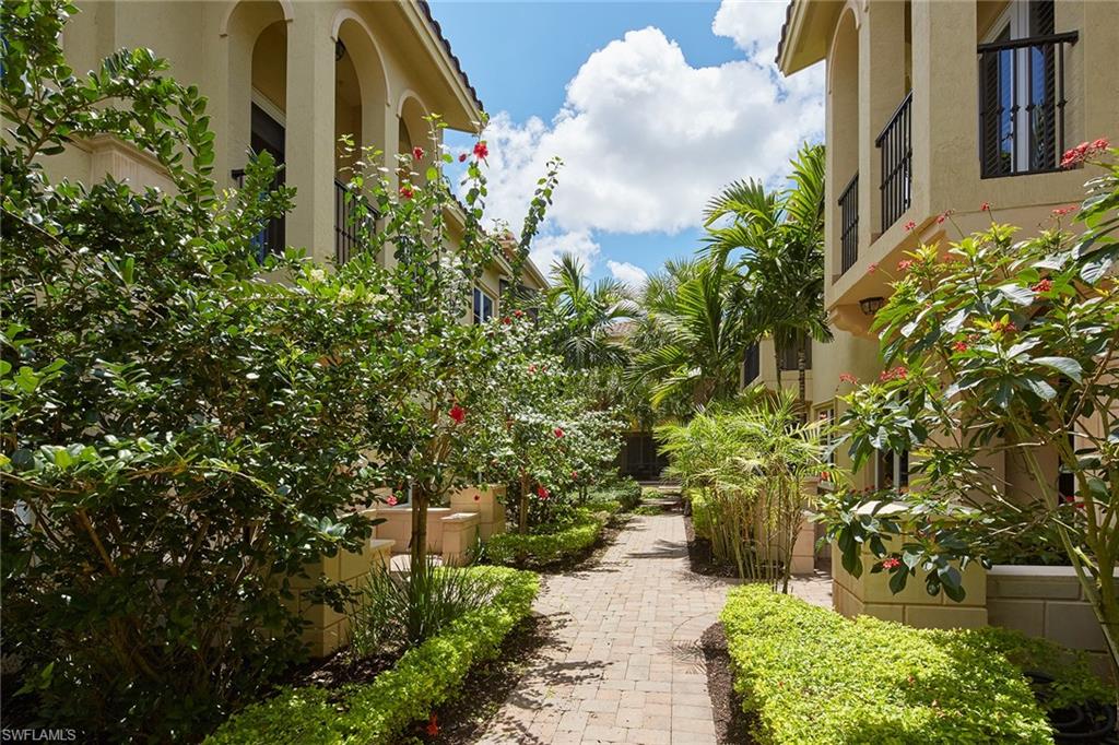 TRADITIONS - Residential